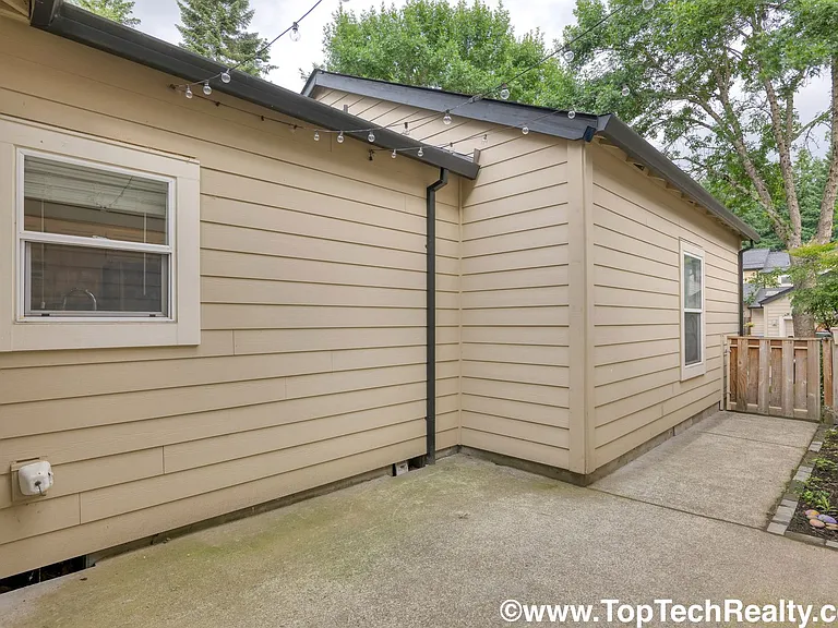 8165 NE Wilkins St — Photo 21