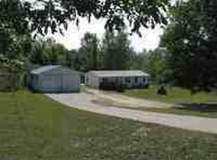 11501 Fewins Rd, Honor, MI 49640