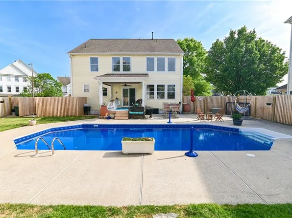 9559 Bay Point Dr, Norfolk, VA 23518