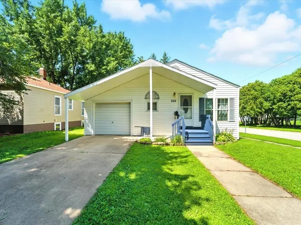 300 6th Ave SE, Oelwein, IA 50662