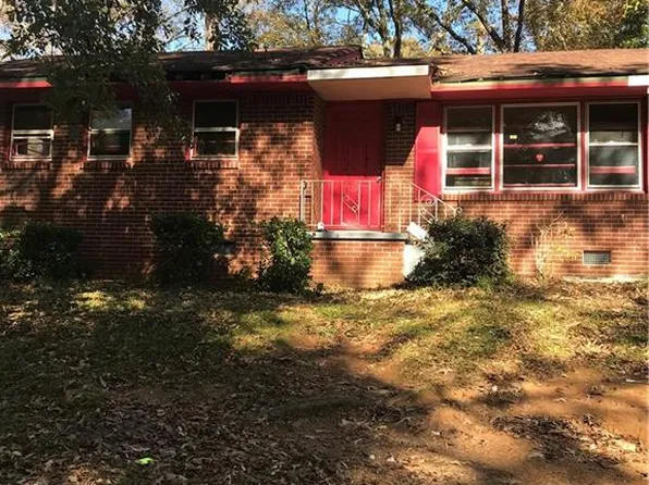 1082 Holly Cir, Forest Park, GA 30297