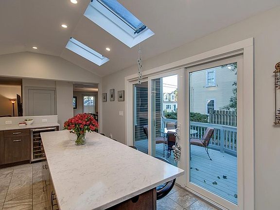 2nd image of 20 Oak St