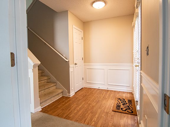 4th image of 6954 Foxmoor Way