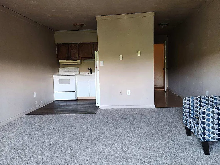 205 Foster St #13 — Photo 13