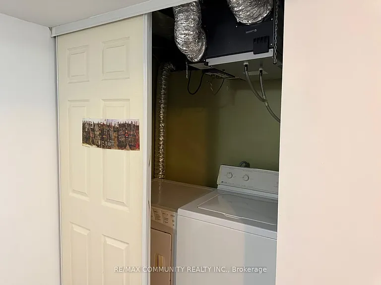 8 Terry Fox St — Photo 8