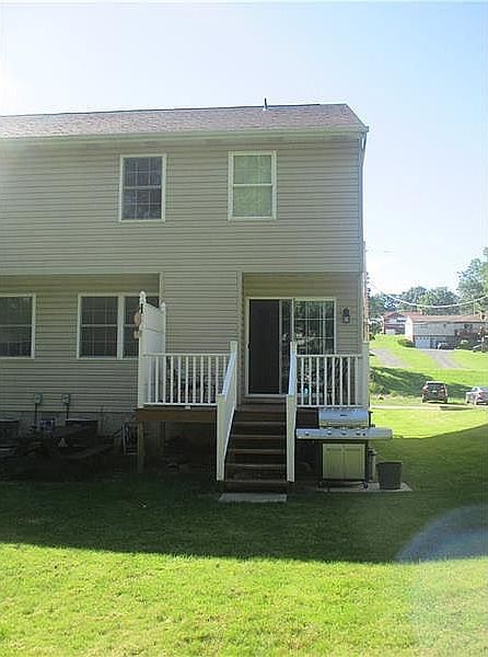 2nd image of 518 Moore Ave