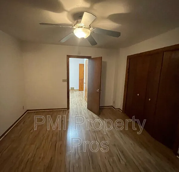 8573 N Granville Rd — Photo 10