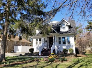 44 N Yale Ave, Villa Park, IL 60181