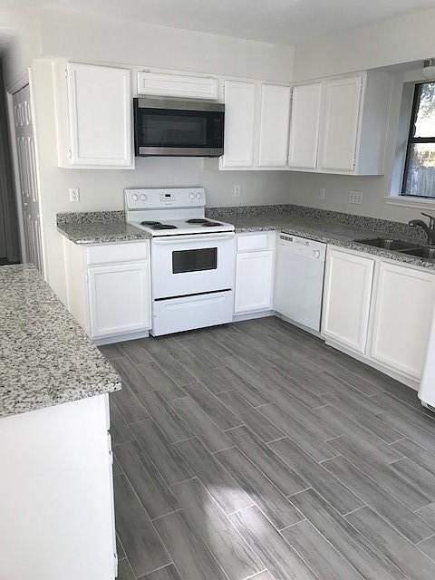 1st image of 10051 Emerald Creek Dr