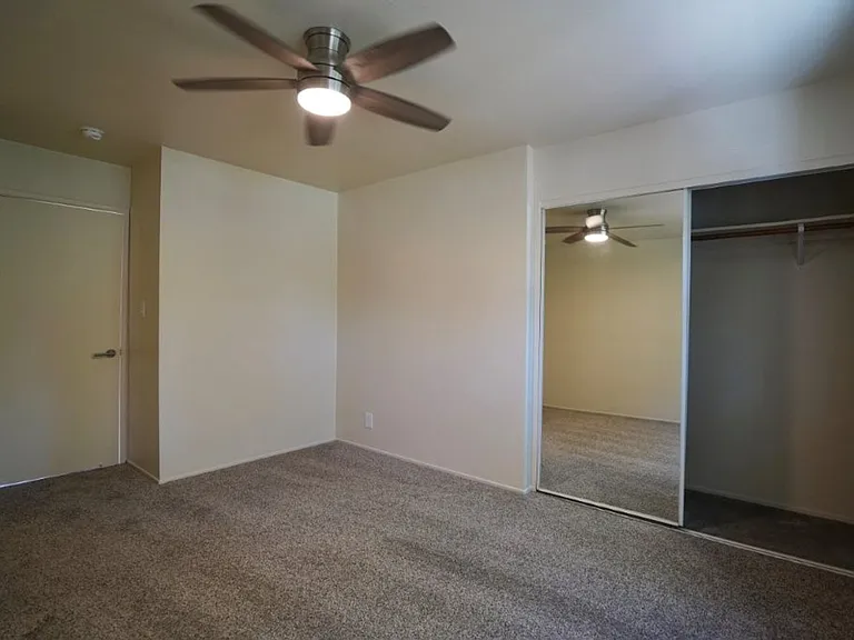 RIV511-525 — Photo 15