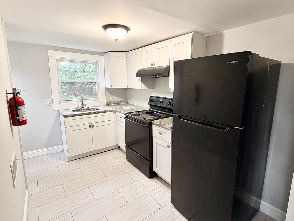 1st image of 328 Bailey St #2