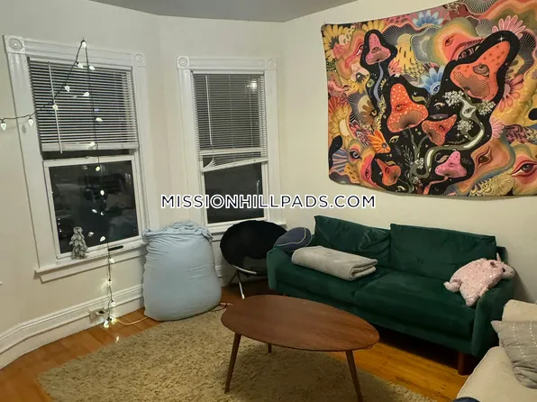 74 Hillside St, Roxbury Crossing, MA