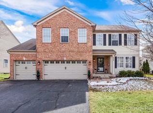 625 Gray Ave, Elburn, IL 60119