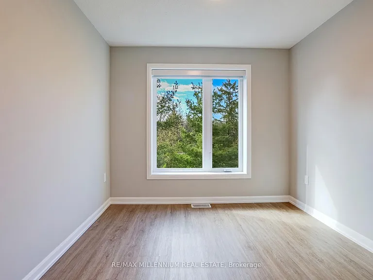 708 Woolwich St — Photo 25