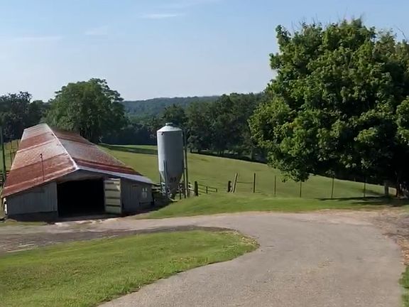 2nd image of 3008 Cumming Hwy
