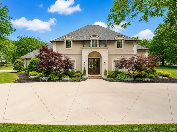 6960 Fox Briar Dr, Tulsa, OK 74132