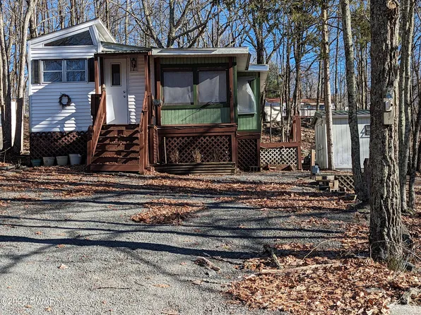 1112 Beaver Rd, Shohola, PA 18458