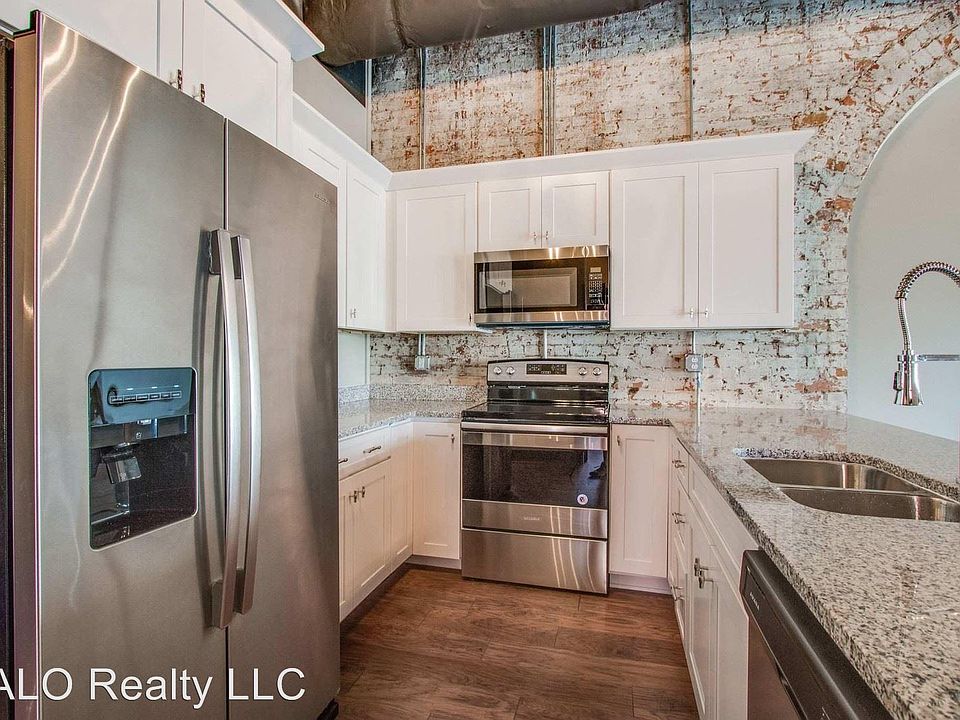 1st image of 101 E Main St #201