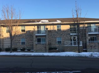 210 Dawes St APT 104, Oshkosh, WI 54901