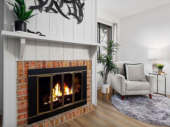 4th image of 328 Sheridan Dr #42