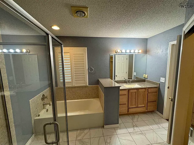 4845 Shenandoah Dr — Photo 12