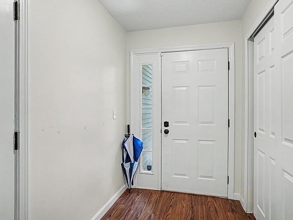2nd image of 113 Ridgefield Cir #C