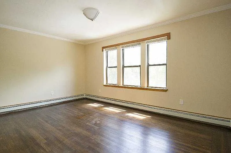 4 bed, 1.5 bath, $3,275 — Photo 3
