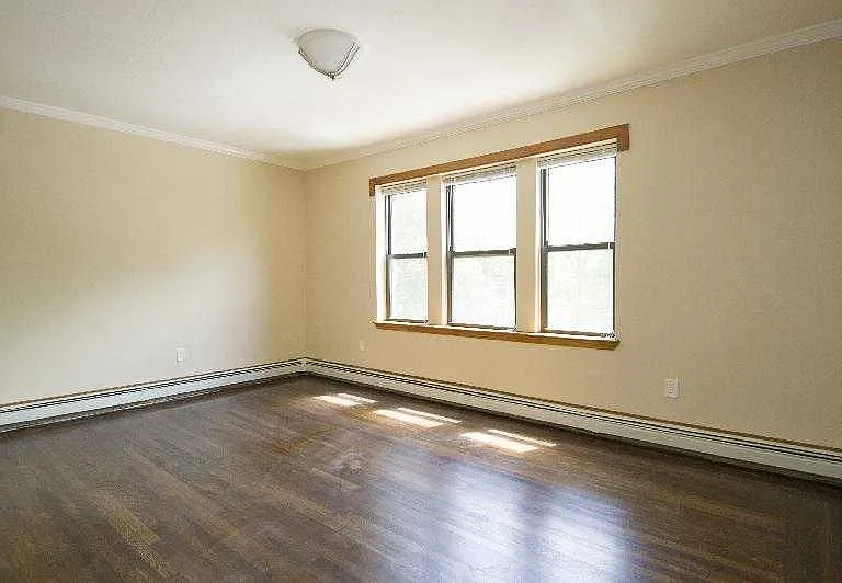 Walnut Ave — Photo 3