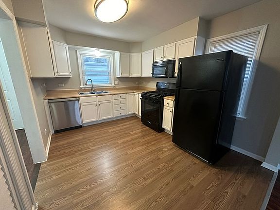 2nd image of 368 Spruce Ave