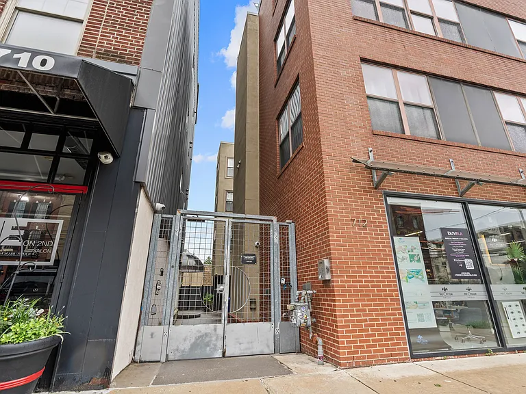 712 N 2nd St — Photo 29