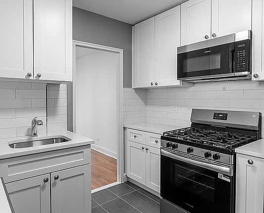 3rd image of 5650 Netherland Ave APT 6C