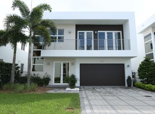 9710 NW 74th Ter, Doral, FL 33178