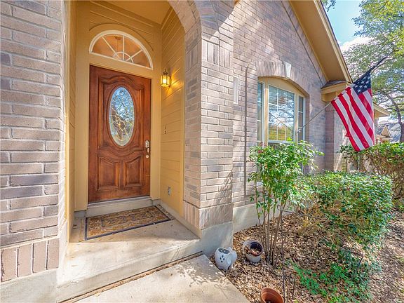 5th image of 3762 Newland Dr