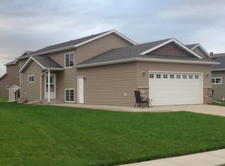 6270 35th St S, Fargo, ND 58104