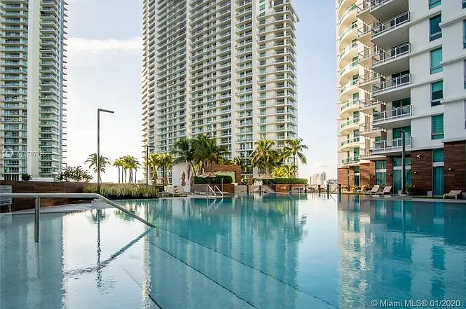 350 S Miami Ave — Photo 3