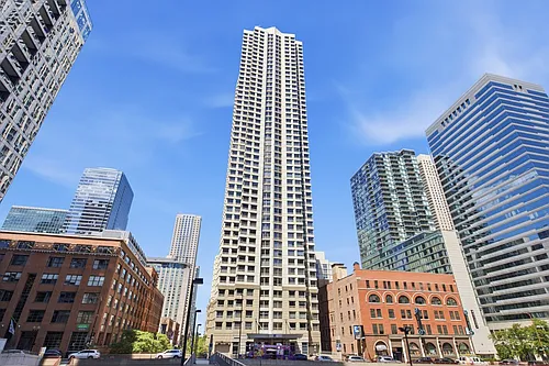 440 N Wabash Ave Photo 1