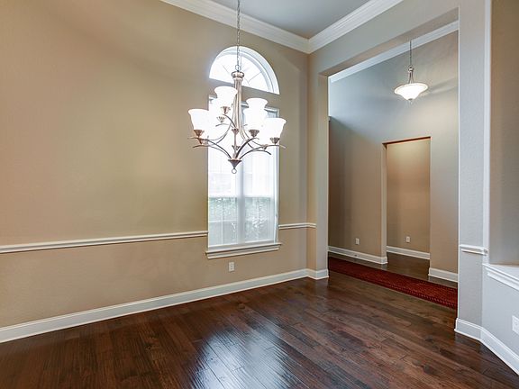 4th image of 12110 Wildrose Hl