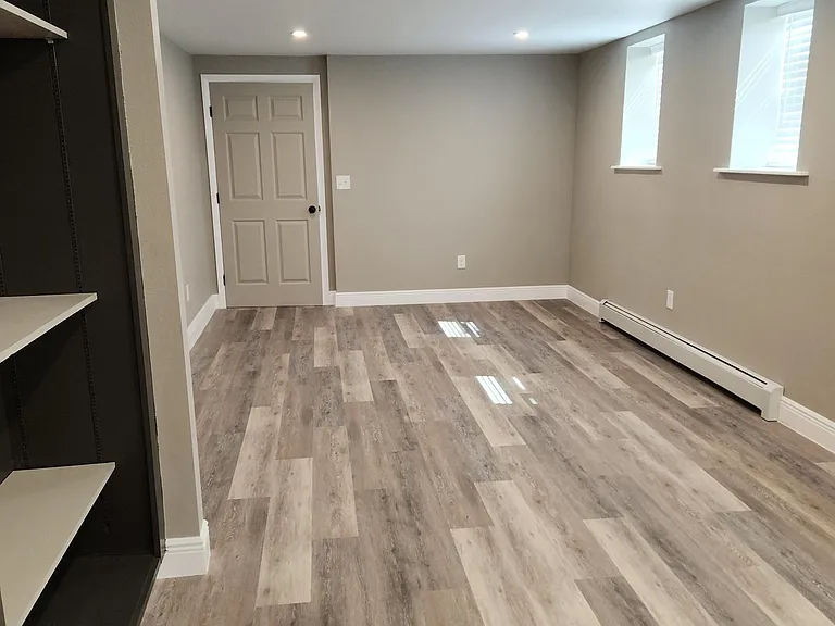 808 E 4th St #1/2 — Photo 6
