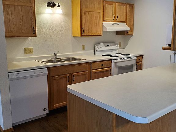 3rd image of 2114-2210 Meadowland Dr #2210-102