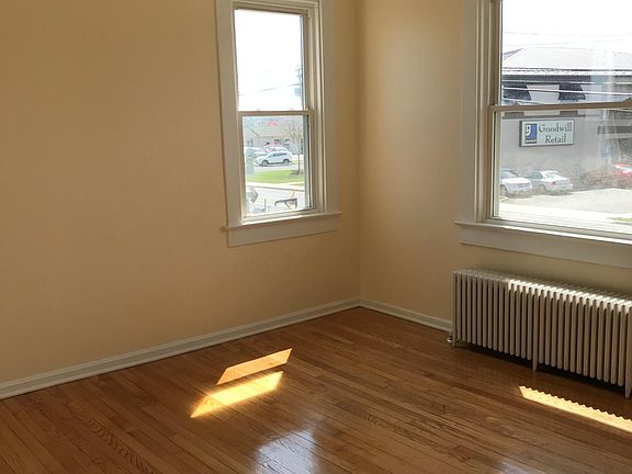 4th image of 426 Millwood Ave