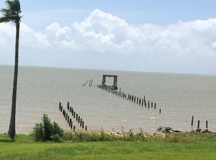 9604 Ocean Dr, Beach City, TX 77523