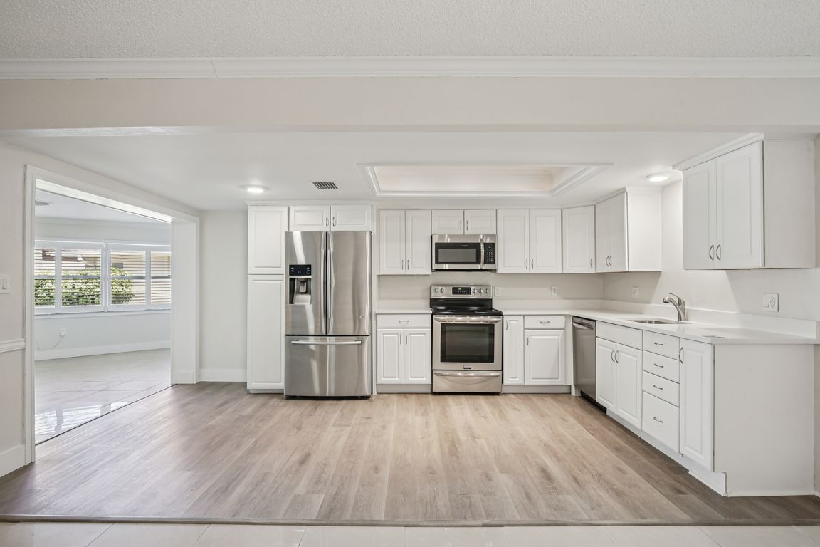 next background image