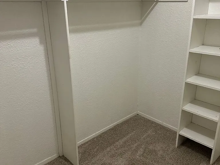 The Lewiston Apartments — Photo 28