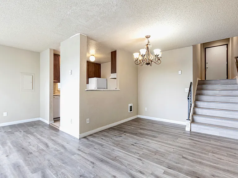 Great dining area for entertaining