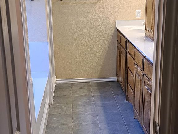 3rd image of 6825 Terbet Ct