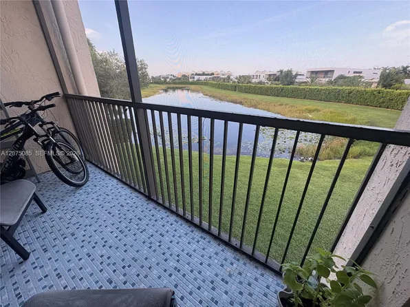 16471 Blatt Blvd APT 203, Weston, FL 33326