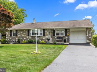 772 Meadow Dr, Warminster, PA 18974