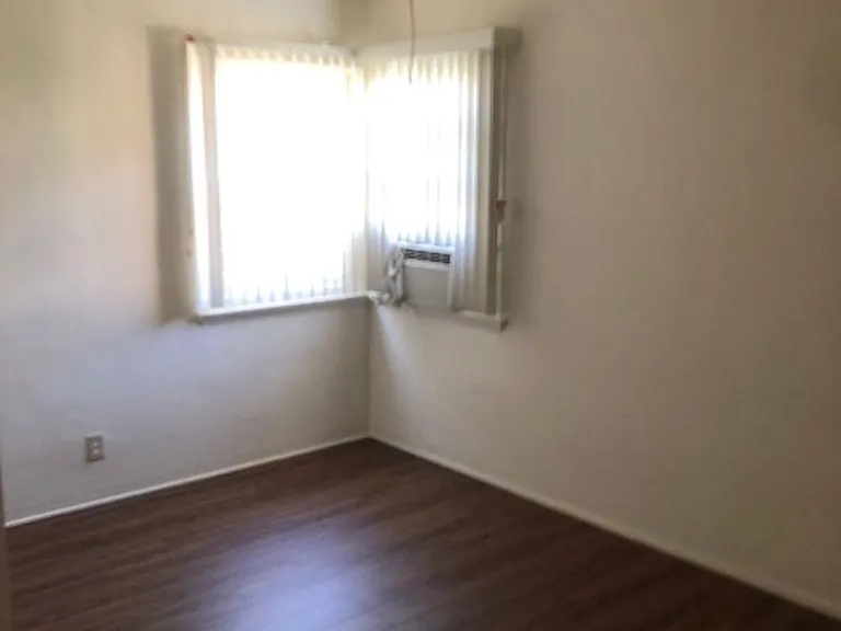 321 W Alameda Ave — Photo 7