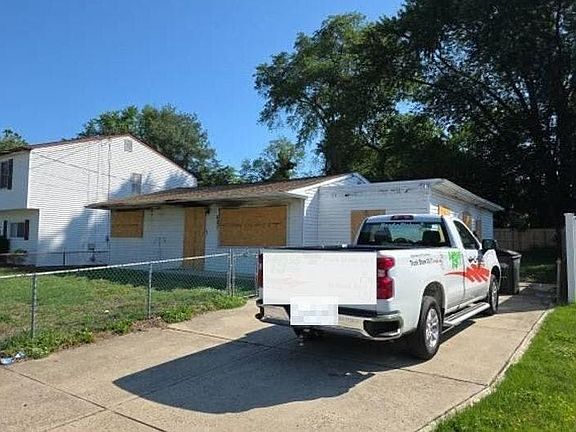 4th image of 657 N Coles Ave