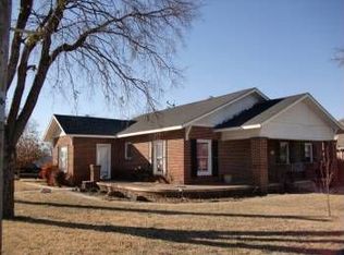 1506 S College Ave, Decatur, TX 76234